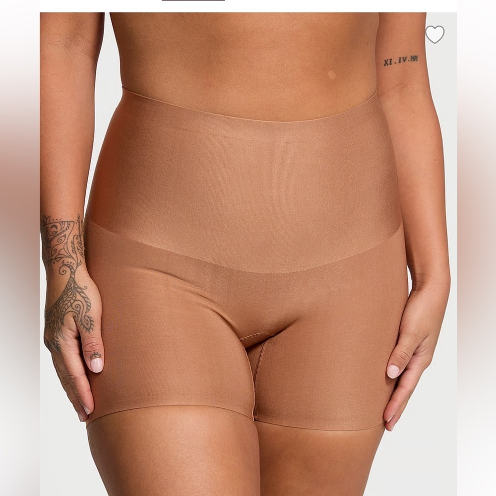Victoria's Secret NWOT BODY BY VICTORIA Smoothing Shimmer Shorts Large